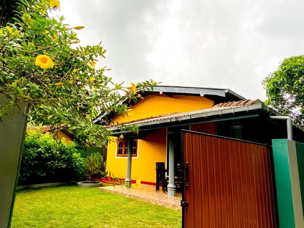 Sithija Villa Hikkaduwa Esterno foto